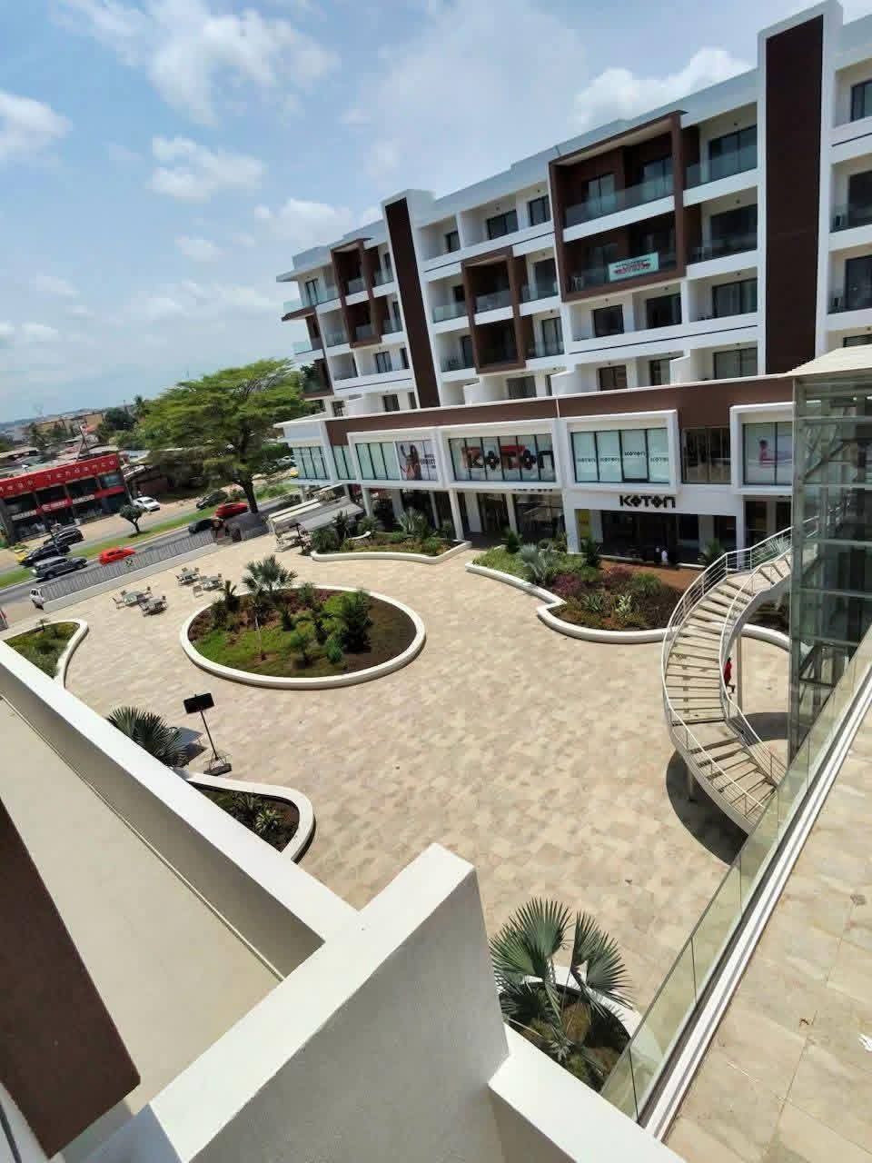 Apartamento en venta, 4 habitaciones, Angré, Boulevard des Martyrs 