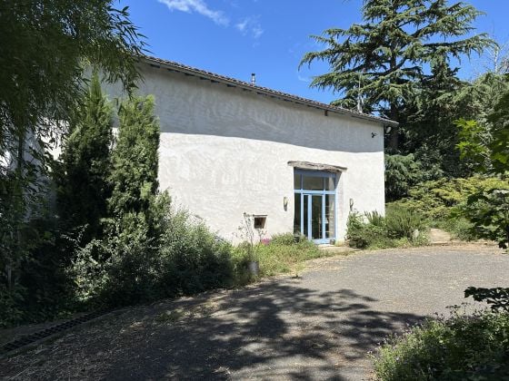 Maison intimiste avec piscine dans un parc de 5000m2