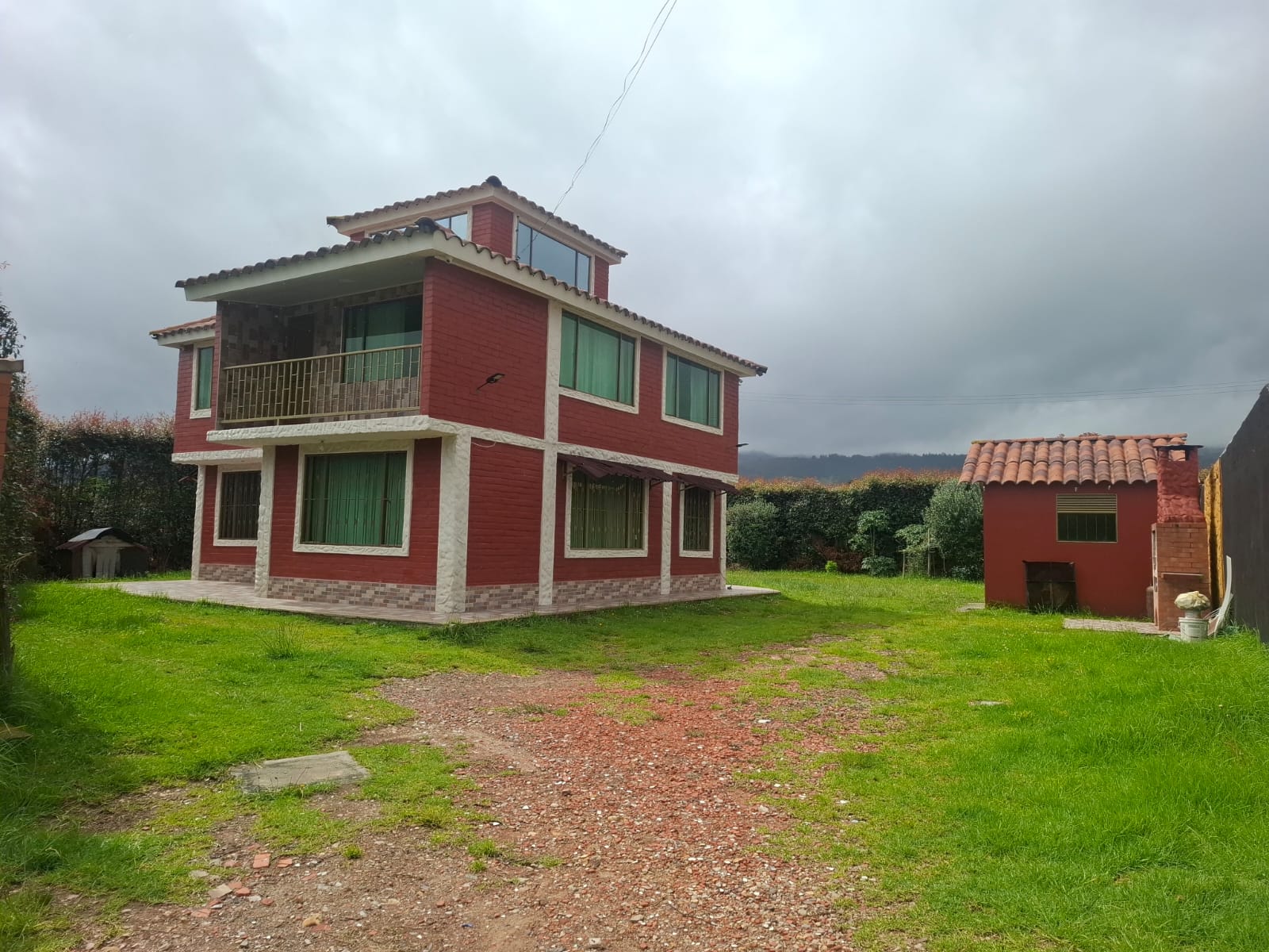 PRIVATE COUNTRY HOME ON A 750 m² LOT IN TOCANCIPÁ, COLOMBIA