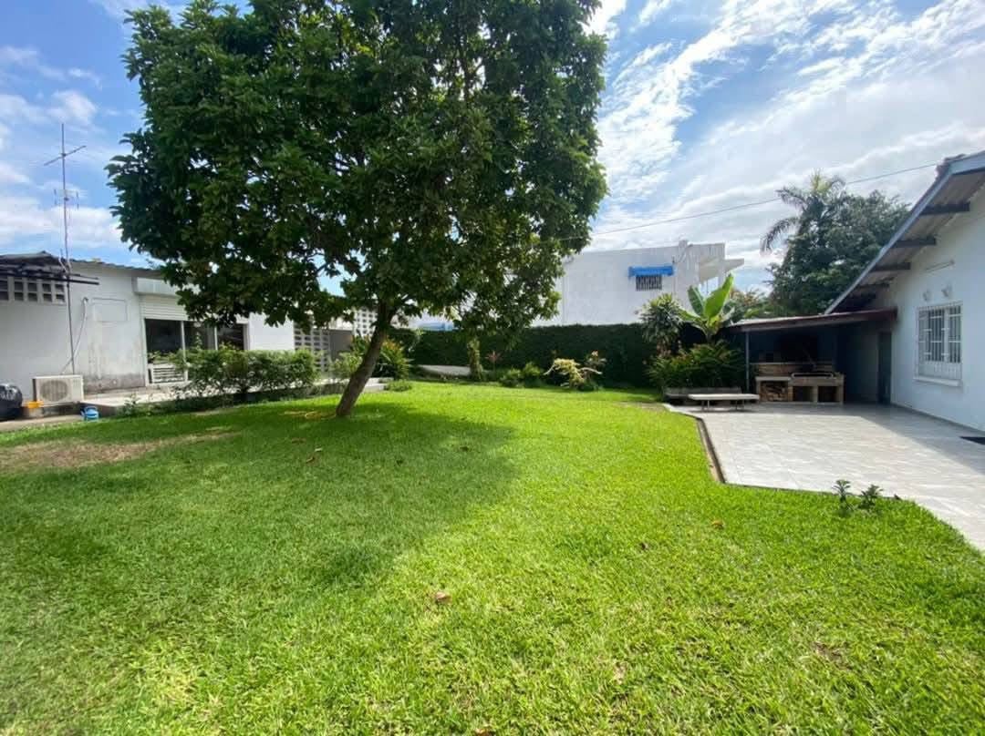 FOR SALE — BUILDING PLOT 766 M2 | COCODY DANGA (RUE DES JASMINS)