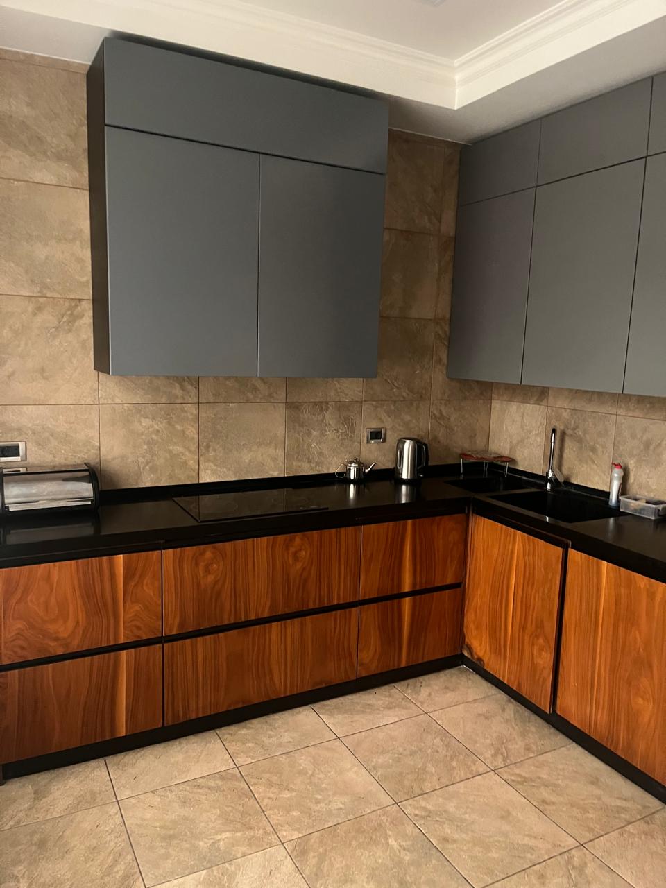 Modern 2 BDR apt close to the Old City and the boulevard