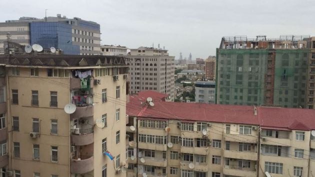 2-room apt close to Nizami metro (near Caspian Plaza)