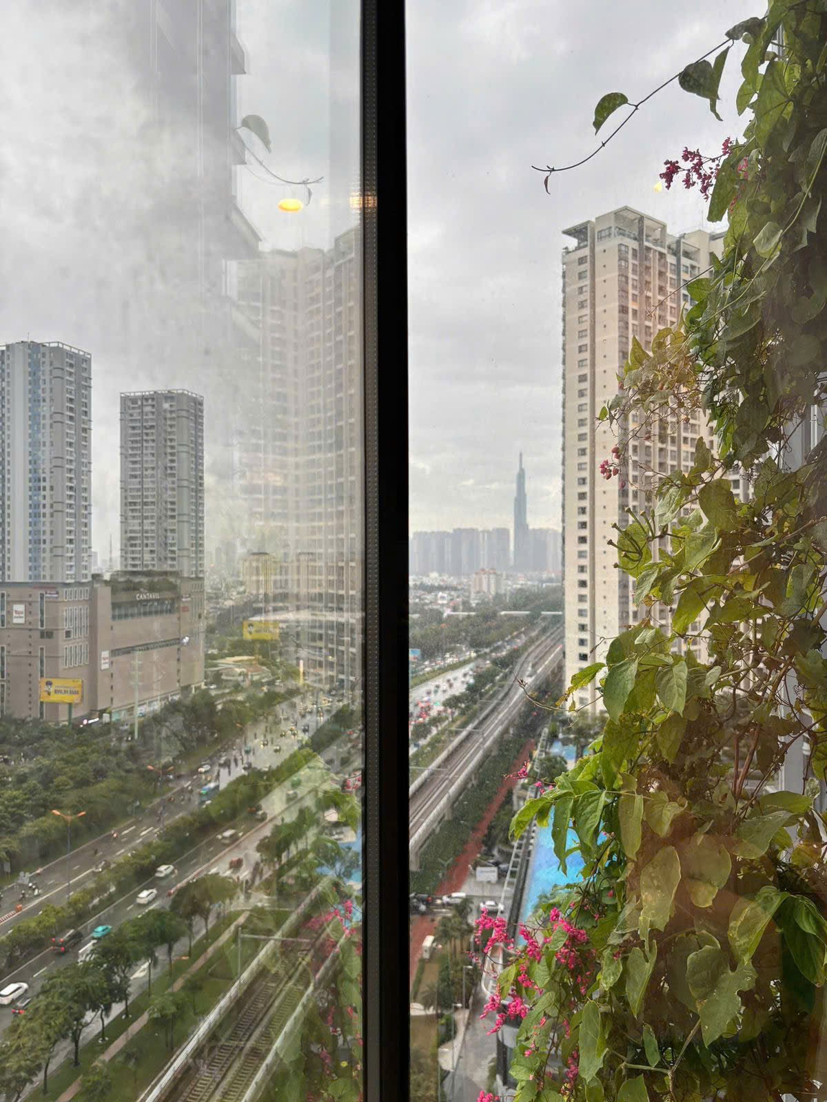 [FOR RENT] 2 BEDROOM IN LUMIERE RIVERSIDE WITH NICE VIEW