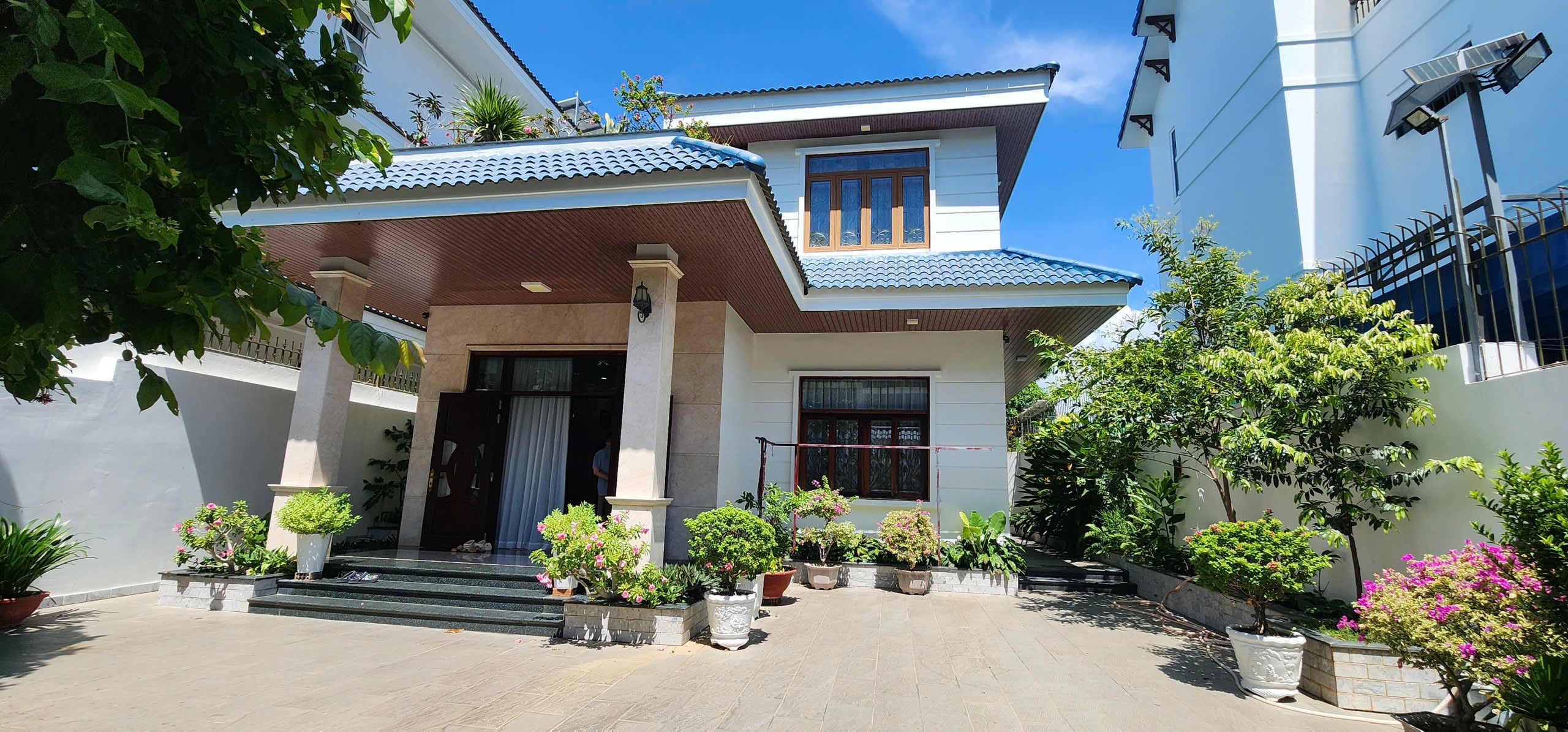  FOR SALE OR RENT: GARDEN VILLA FACING A PARK – CENTRAL VINH DIEM TRUNG URBAN AREA