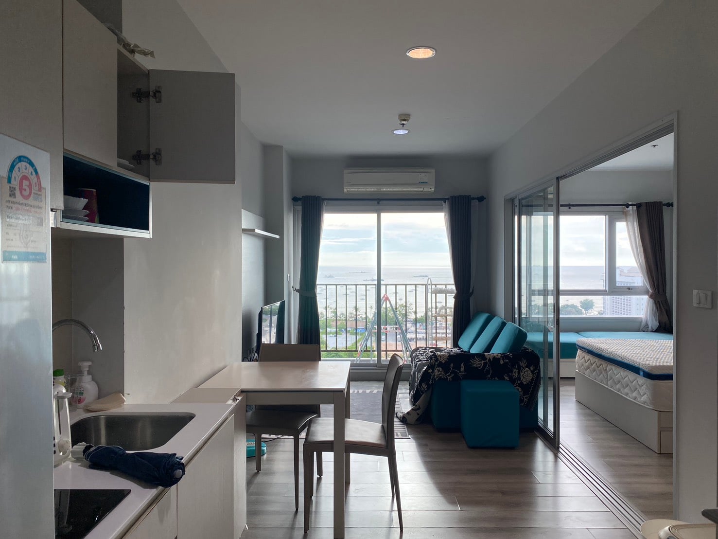 Condo Centric Sea for Rent at Central Pattaya, Size 35 sqm with Sea Vi