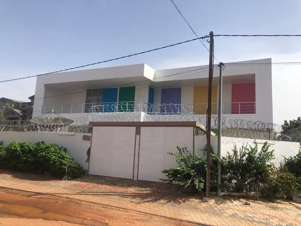 Duplex apartment (ground floor + 1st floor) for rent in Ouaga 2000, Zone A 