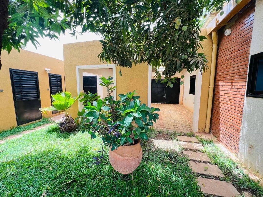 Single-story villa for rent in Ouaga 2000