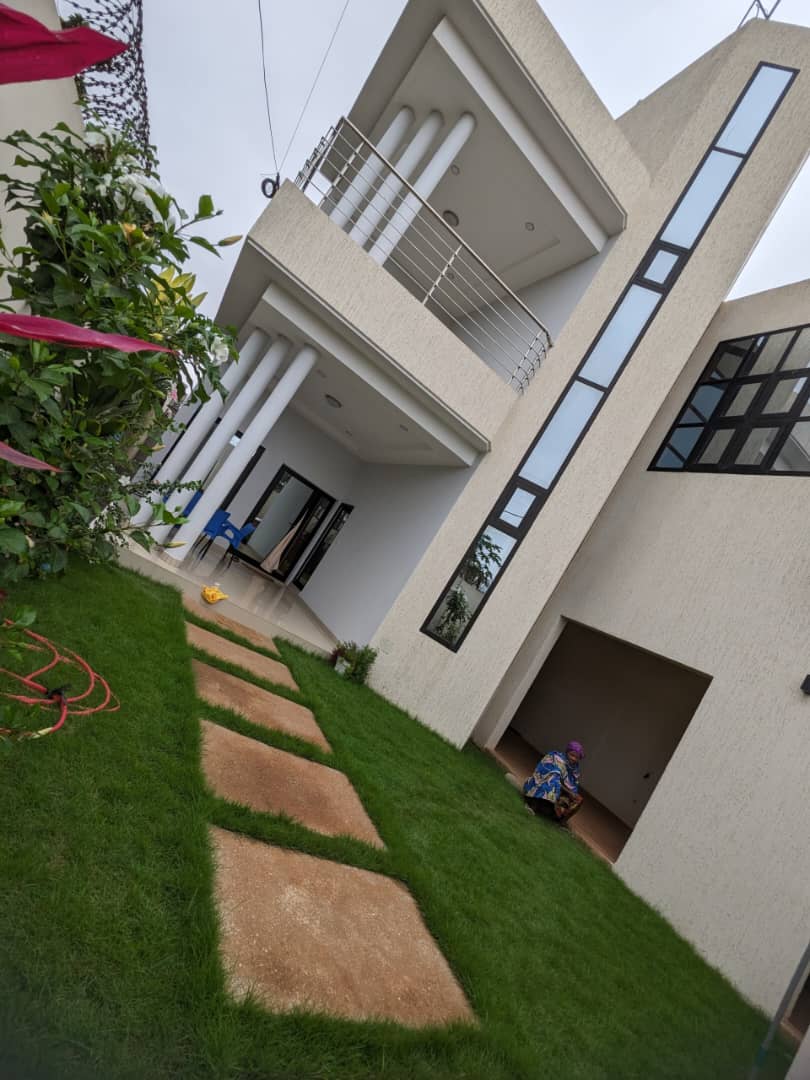 DUPLEX DE STANDING À VENDRE — Lomé, quartier LEGBASSITO MADJIKPETO