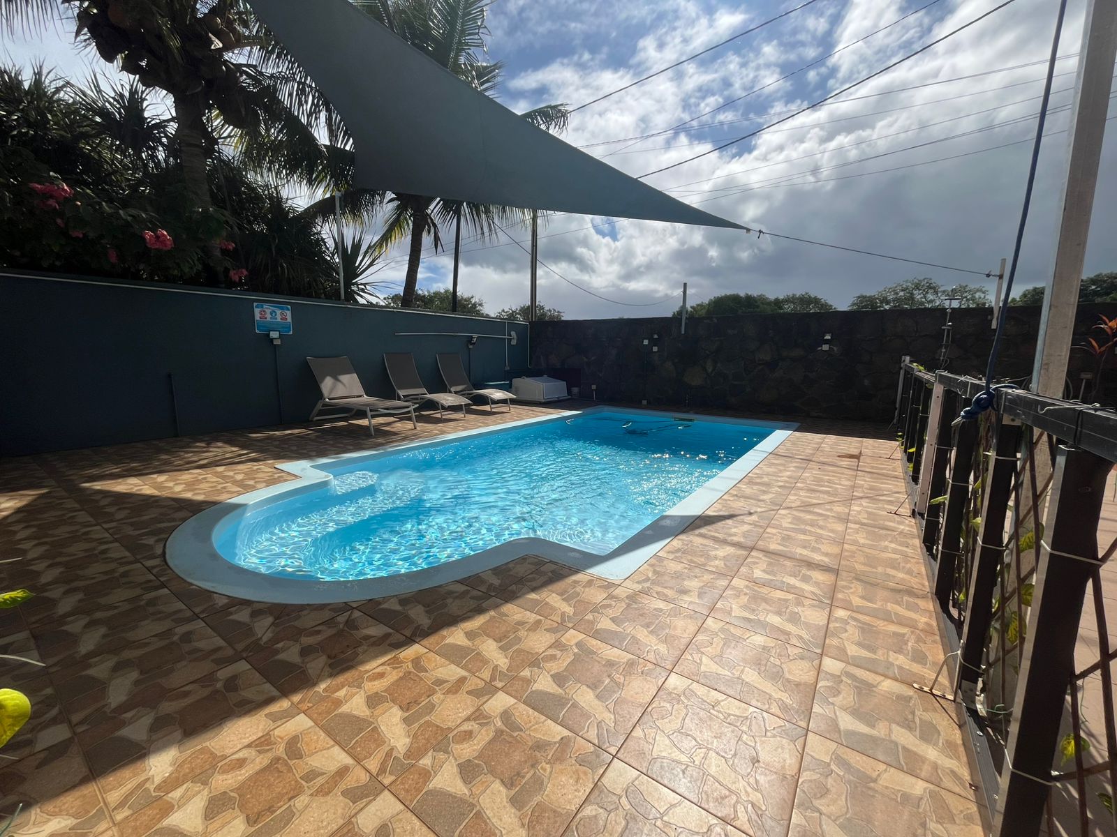 Beautiful villa for rent on a very good location.