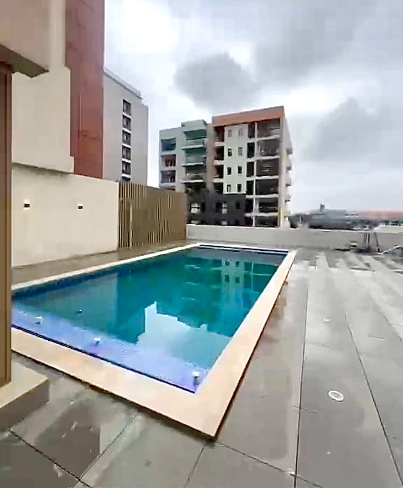 UN APPARTAMENTO DI LUSSO CON 3 LOCALI È IN VENDITA NELLA ZONA 4 DI MARCORY, IN UN BELLISSIMO EDIFICIO