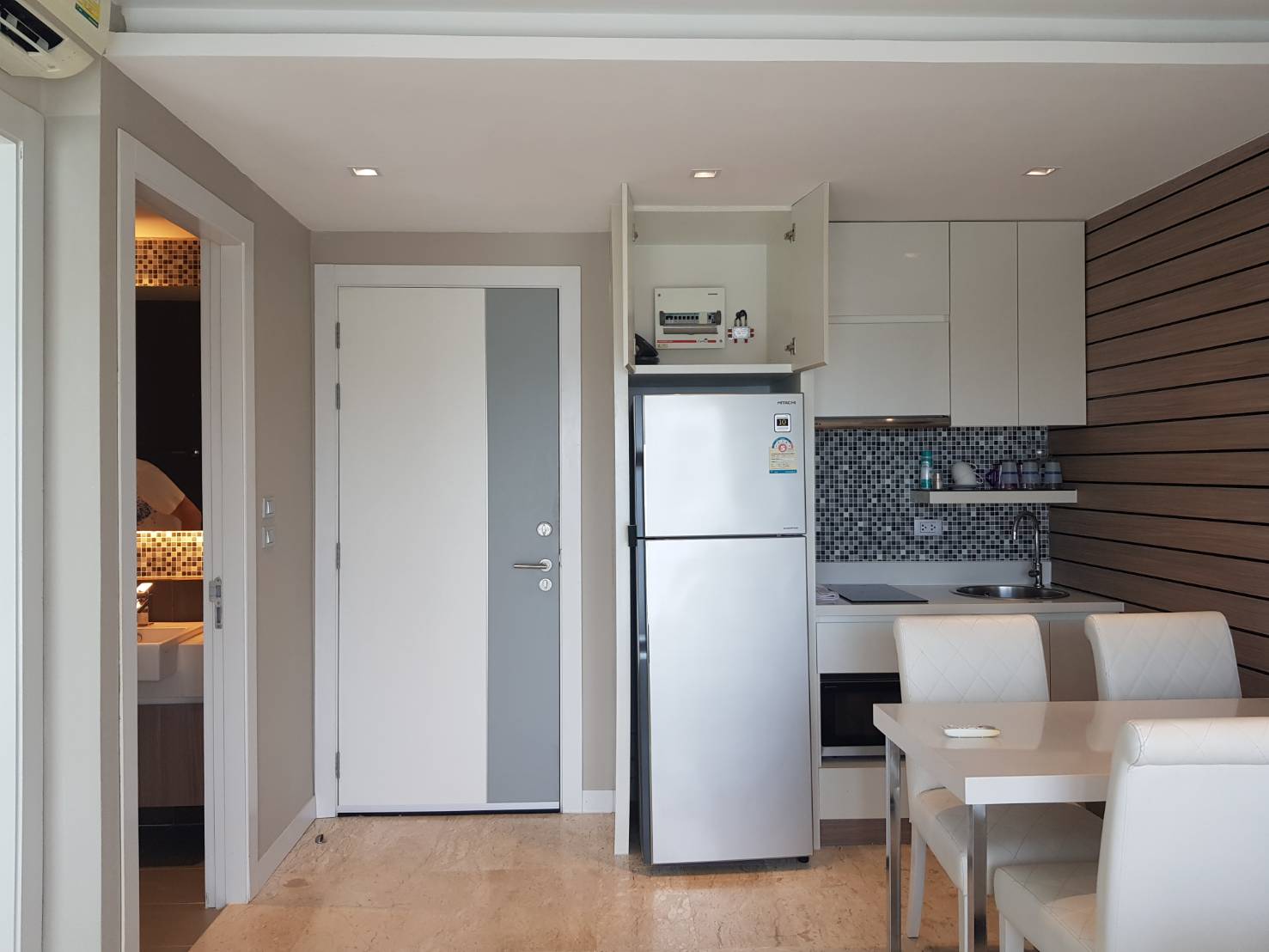 	 Condo Lasantir Next to Jomtien Beach Pattaya for Rent