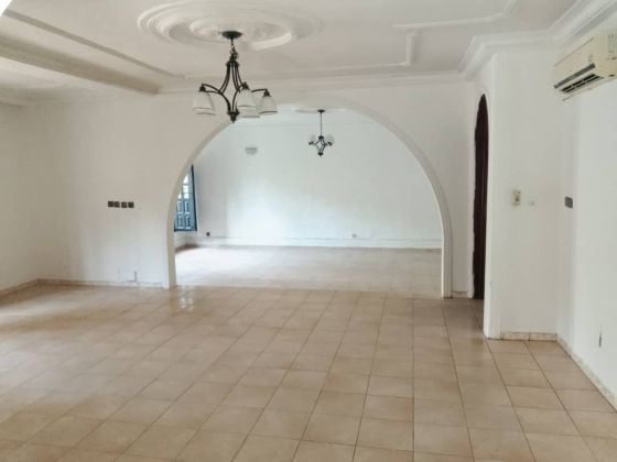 BELLE VILLA EN DUPLEX DE QUATRE CHAMBRES À LOUER À BONANJO