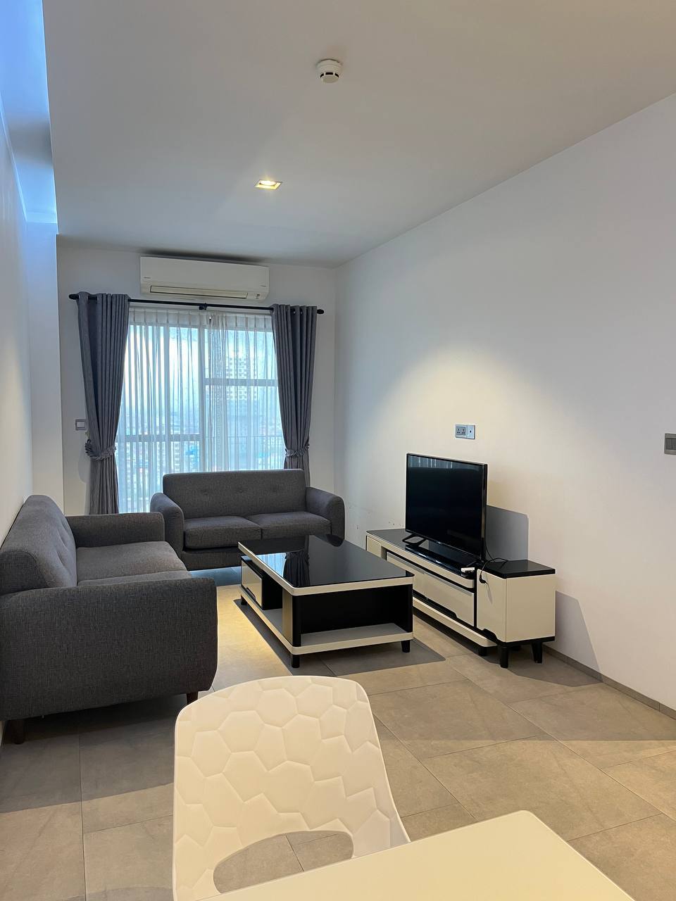 Affordable rent 1 bedroom swimming pool gym for rent 