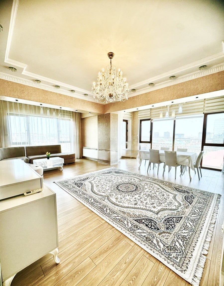 A spacious 4-room apartment with a total area of 185 m² is offered for ent in Park Azure Residence,