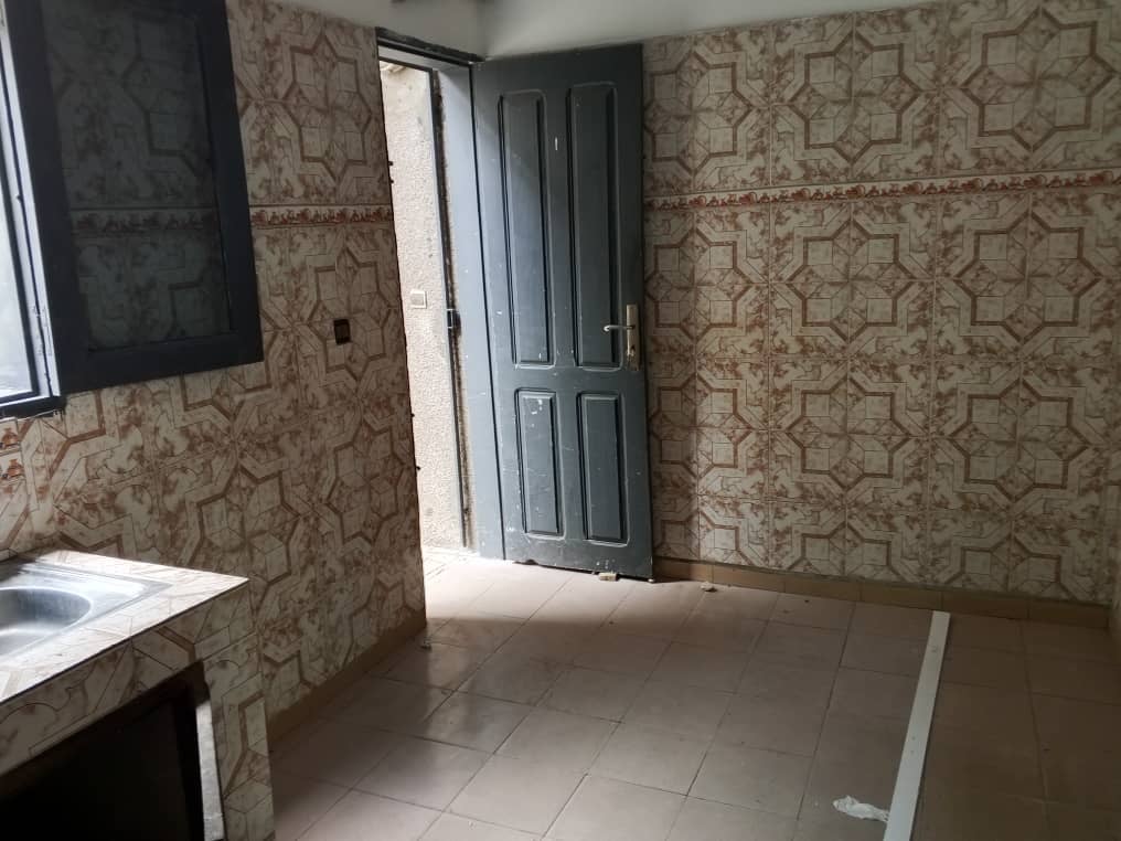 MISE EN VENTE D'UN APPARTEMENT AUX VALLONS 