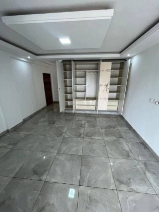 Villa duplex rénové vers l'hôtel communal de Cocody 