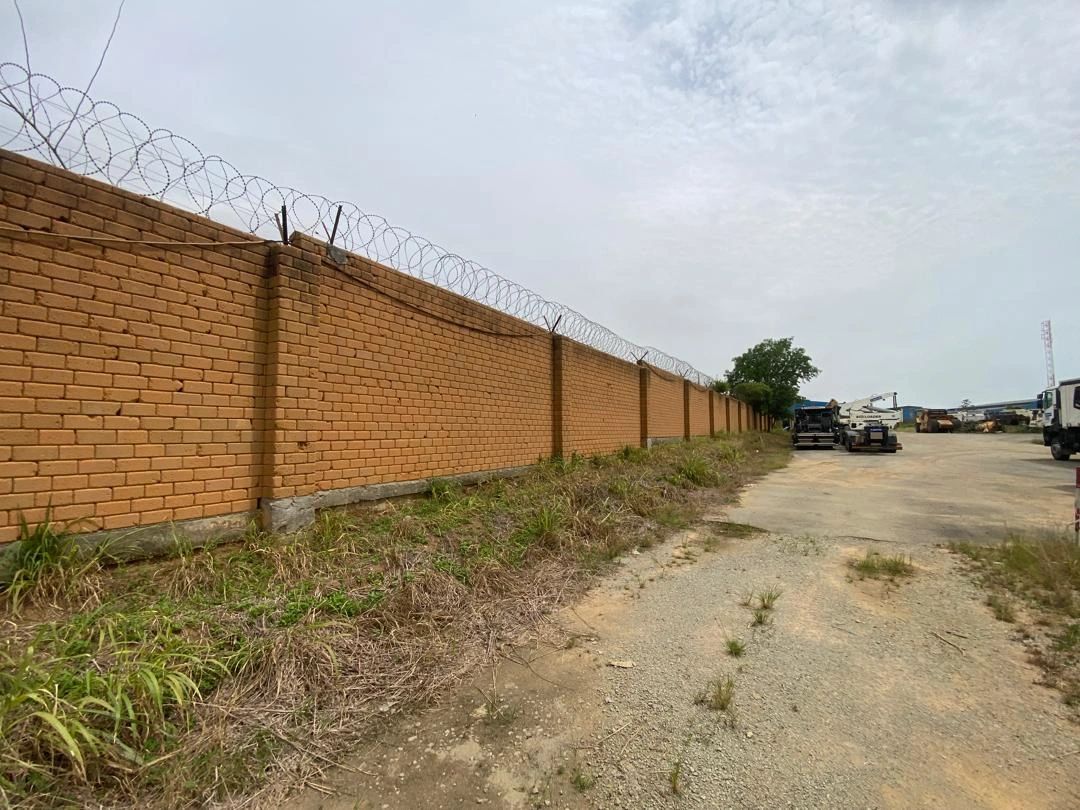 YOPOUGON PK 22 (AUTOROUTE DU NORD) vente 4ha8000m2 clôturé