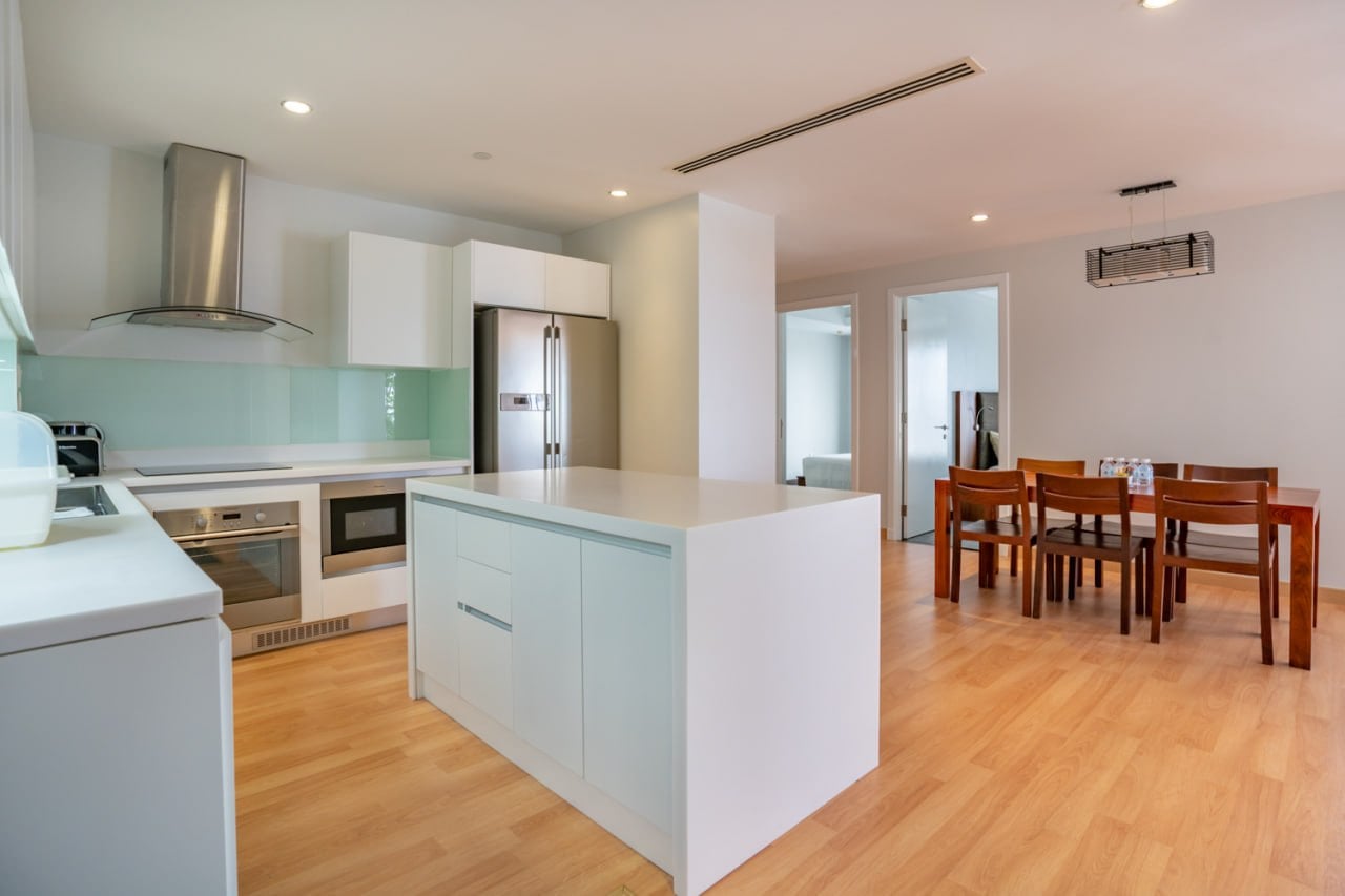 4 bedrooms swimming pool service apartment for rent