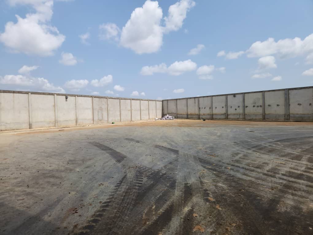 Gd Entrepôt en location a la nouvelle zone de Yopougon 
