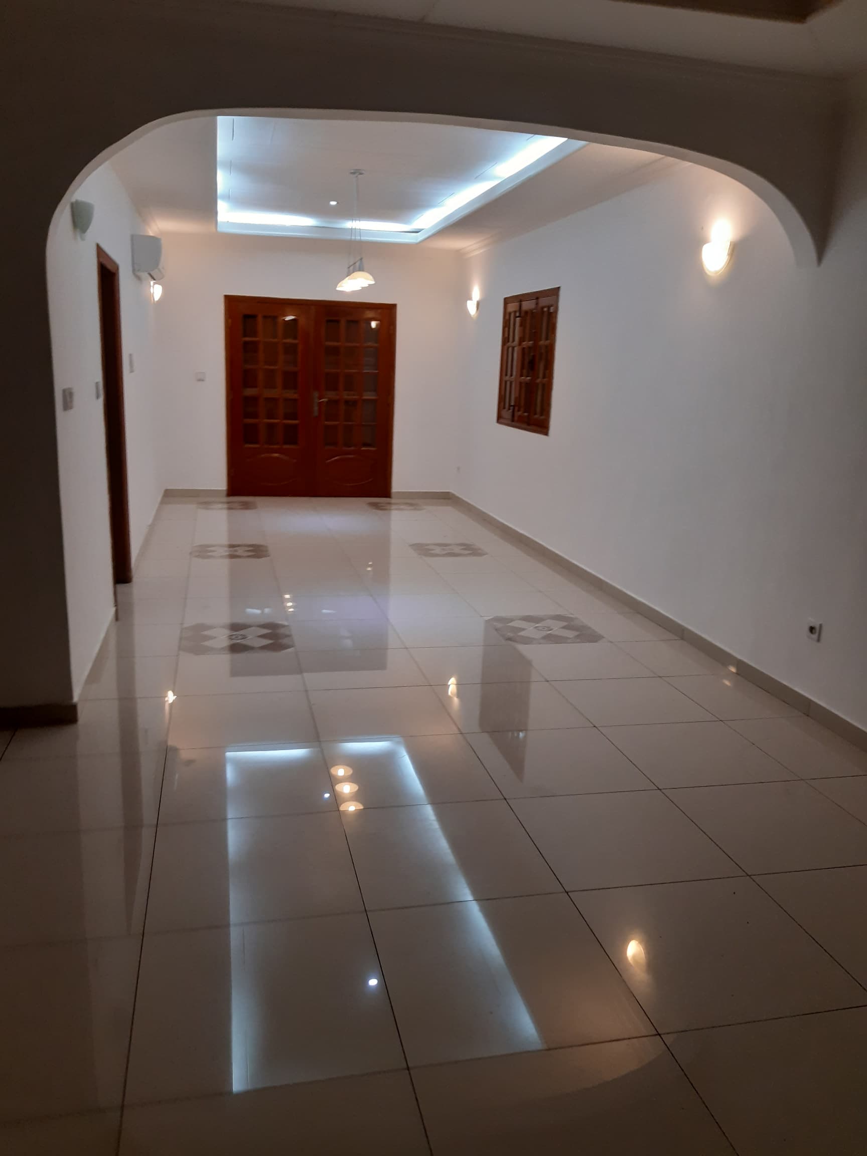 Villa souplex à louer à Ambowé