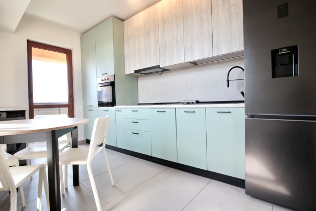 BRANCOVEANU METROU-MARTISOR, APARTMENT 93 MP, WITH TERRACE 17 MP AND ...