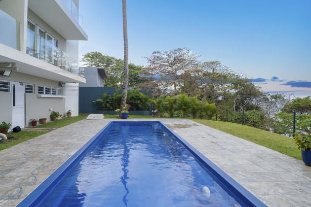 SUPERBE APPARTEMENT EN BORD DE MER SITUÉ DANS UN COMPLEXE ...