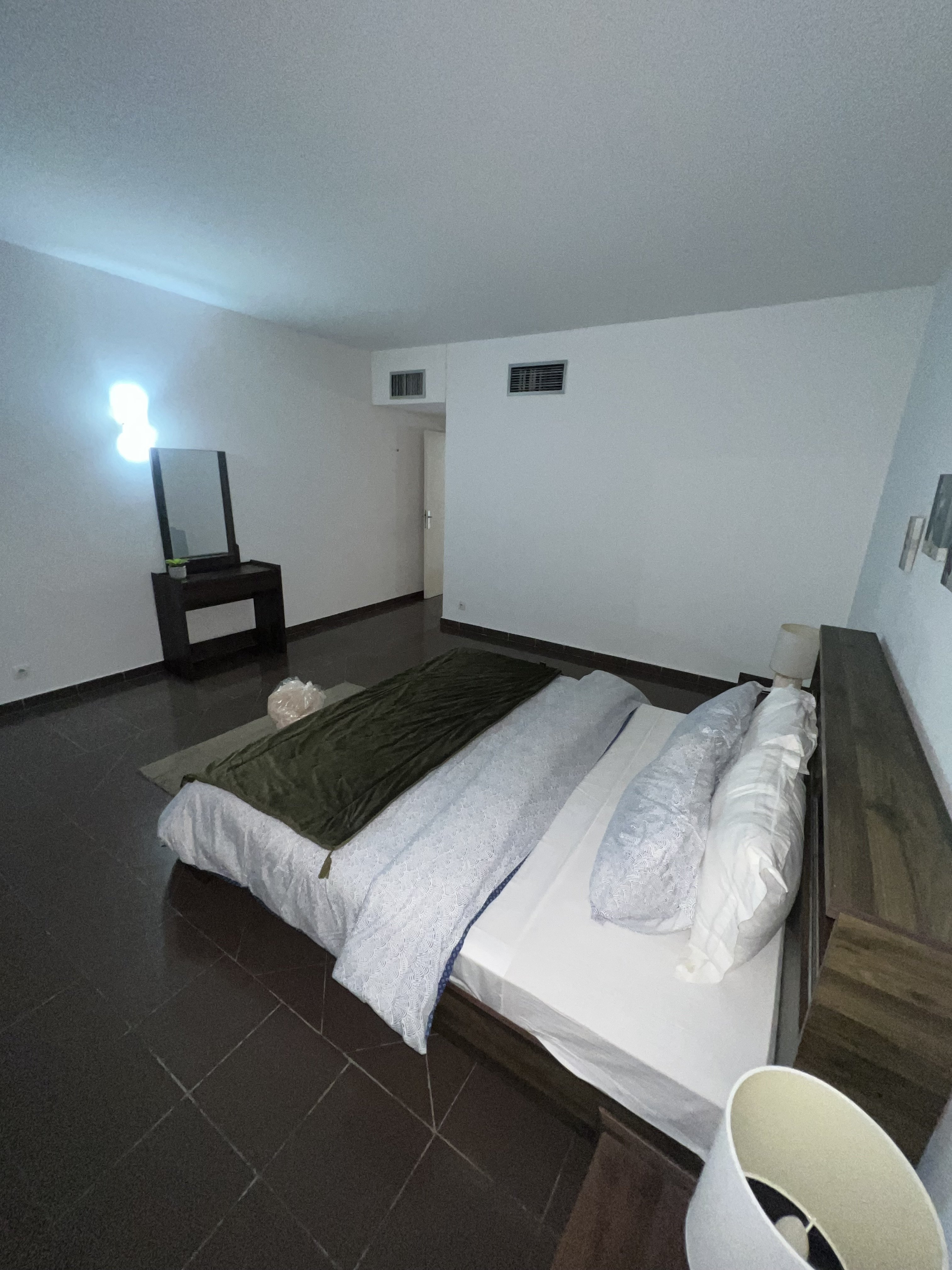 LOCATION MEUBLÉ D'UN APPARTEMENT DE 03 PIÈCES AU PLATEAU