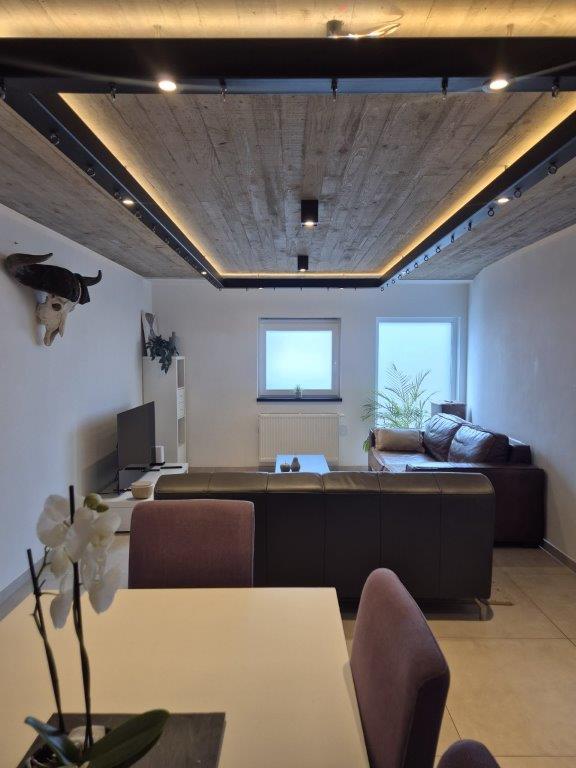 Belgique 6880 Bertrix : appartement rez-de-chaussée, 2ch, parking, terrasse.