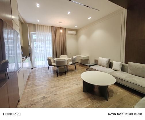 2 bədroom modern new apt in White City with green Terrace