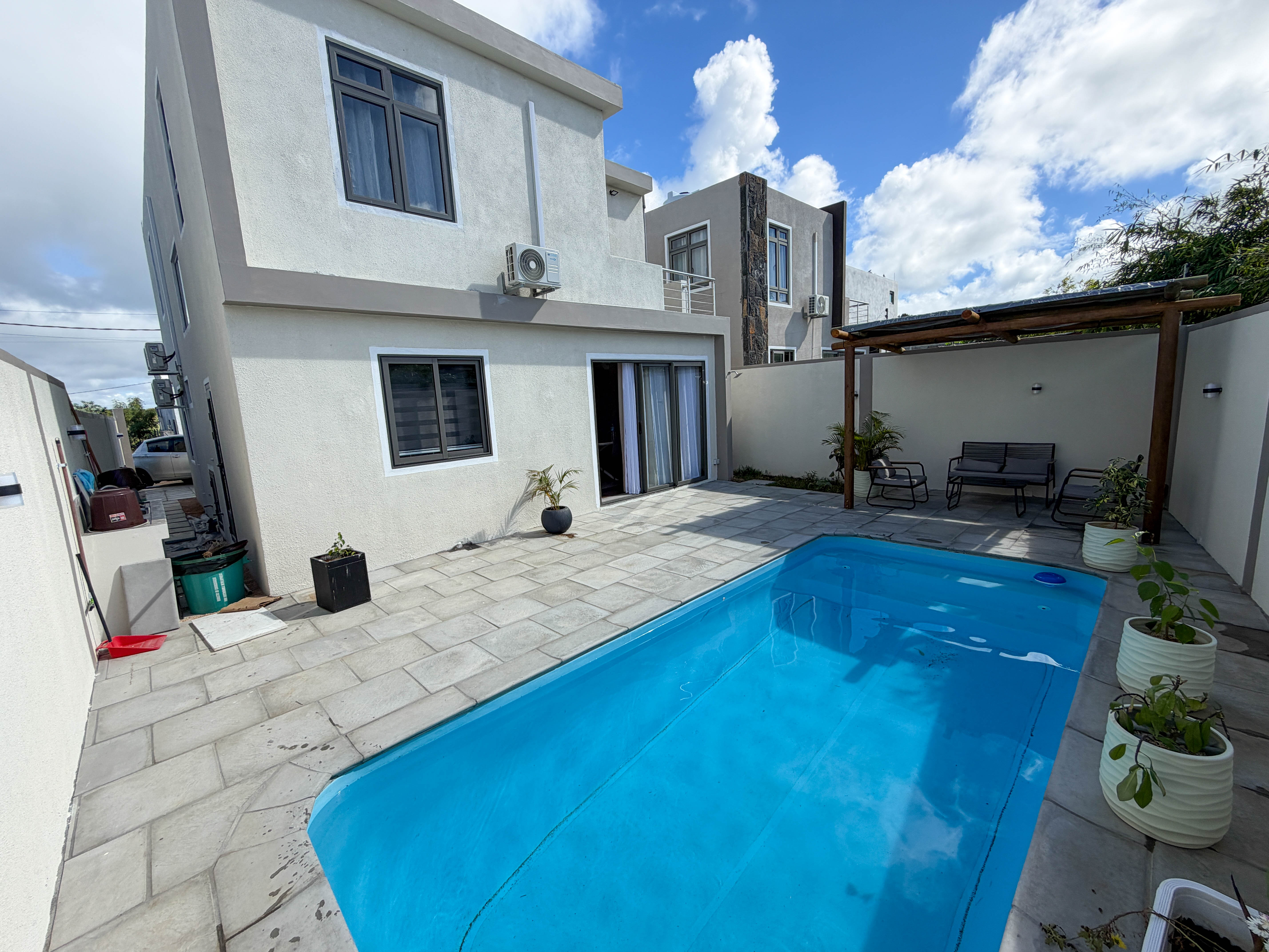 FOR RENT | 4-BEDROOM VILLA | CALODYNE