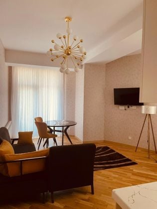 1 bedroom modern apt near Crescent Mall & Port Baku 