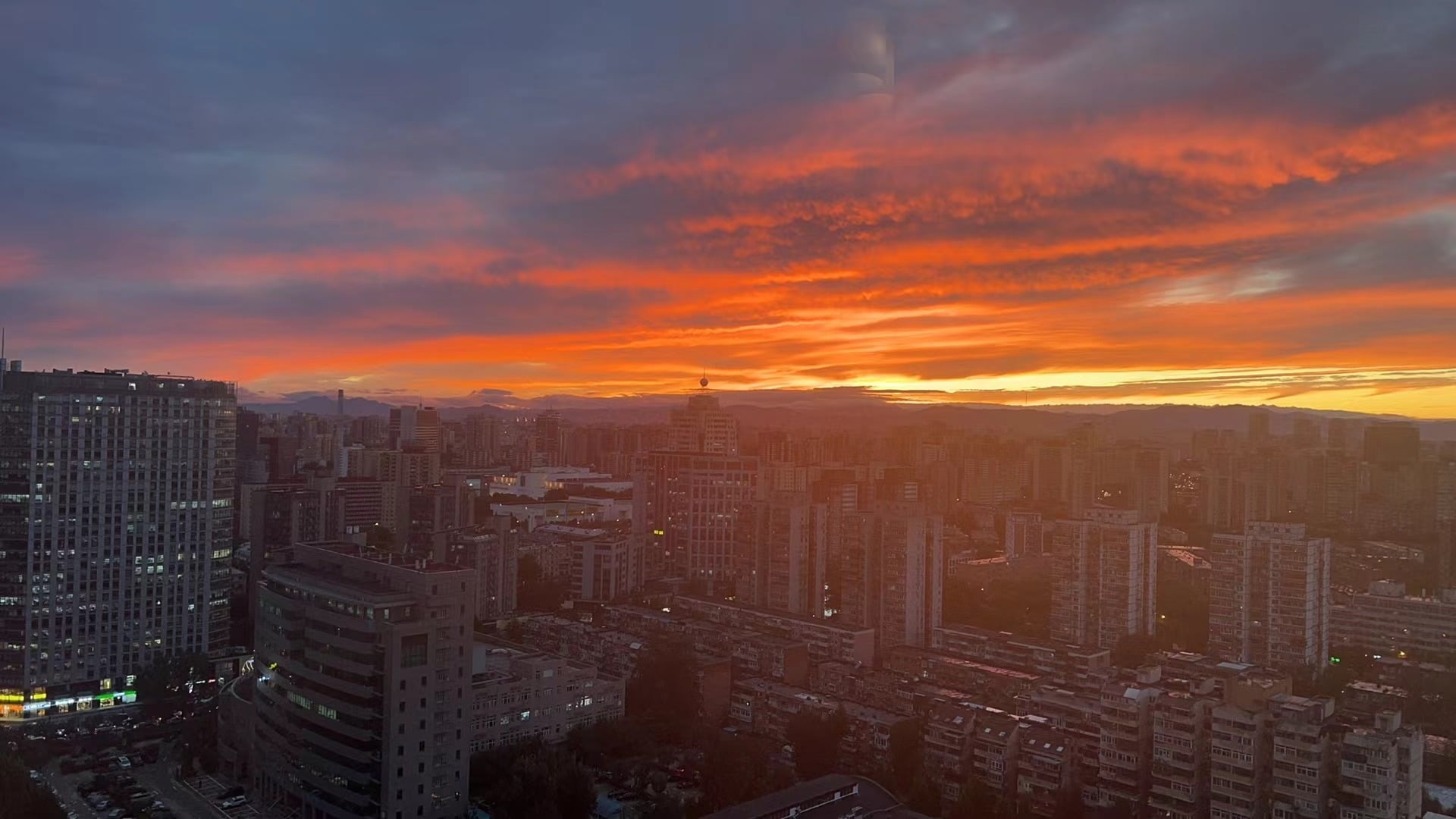 30/F unbeatable view, 2BD fully furnished, 5 mins walk to SanYuanQiao Line 10/12 Aiport Express
