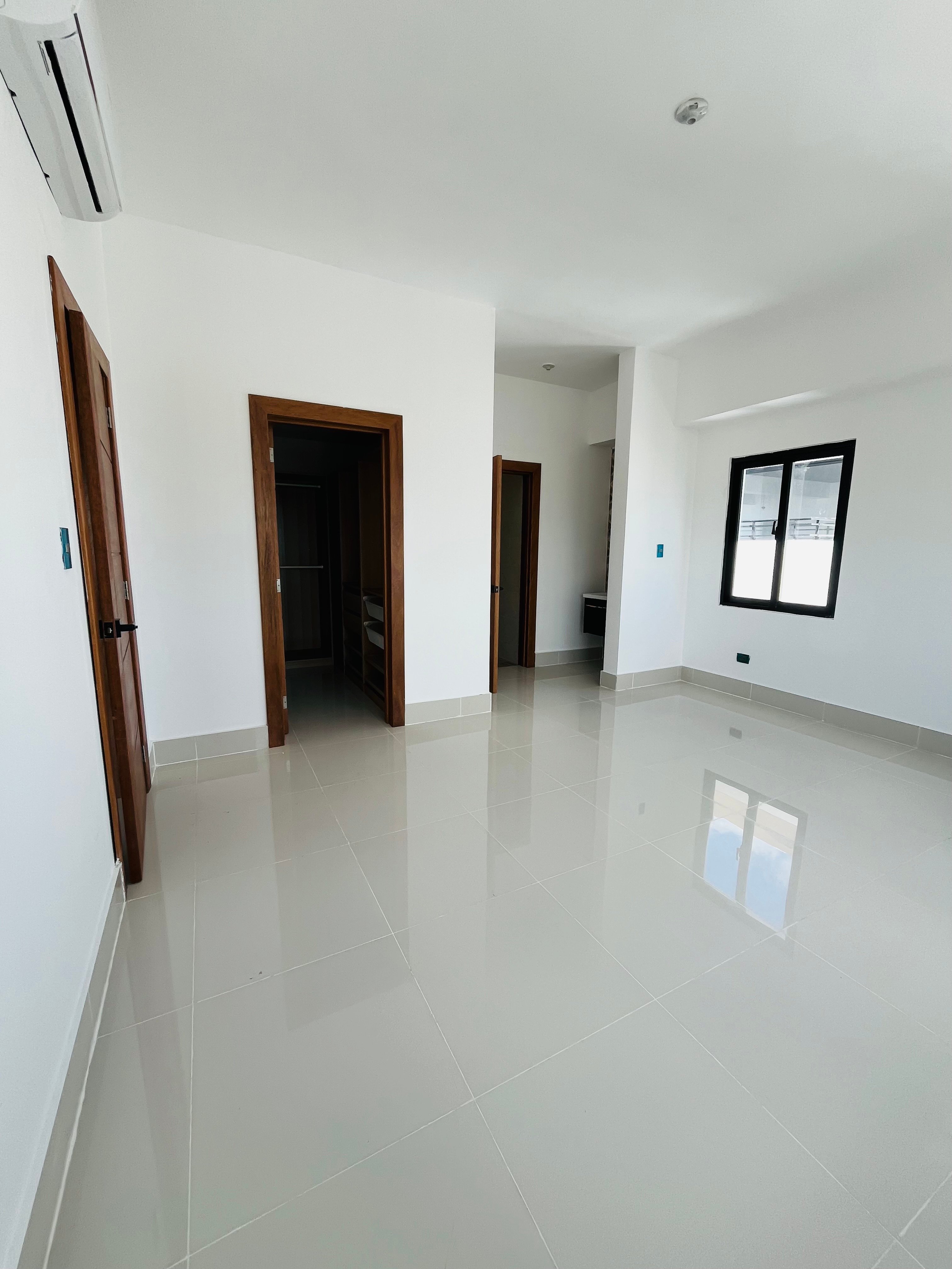 ALQUILO APARTAMENTO EN NACO PISO 15