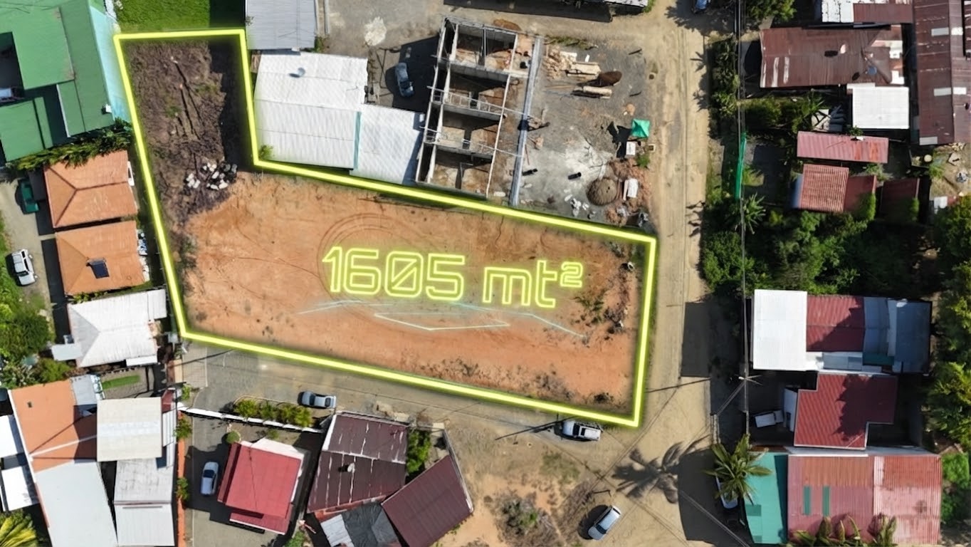 Terreno plano comercial y residencial en venta en Uvita, Costa Rica | Propiedad en esquina de 1.605 m²