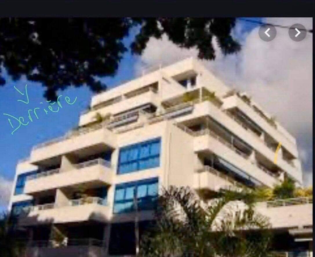 Joli F2 , Papeete , Rue des Polius