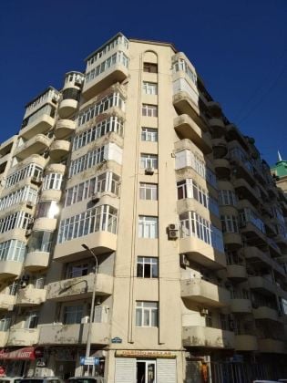 2-room apt close to Nizami m. & Caspian Plaza