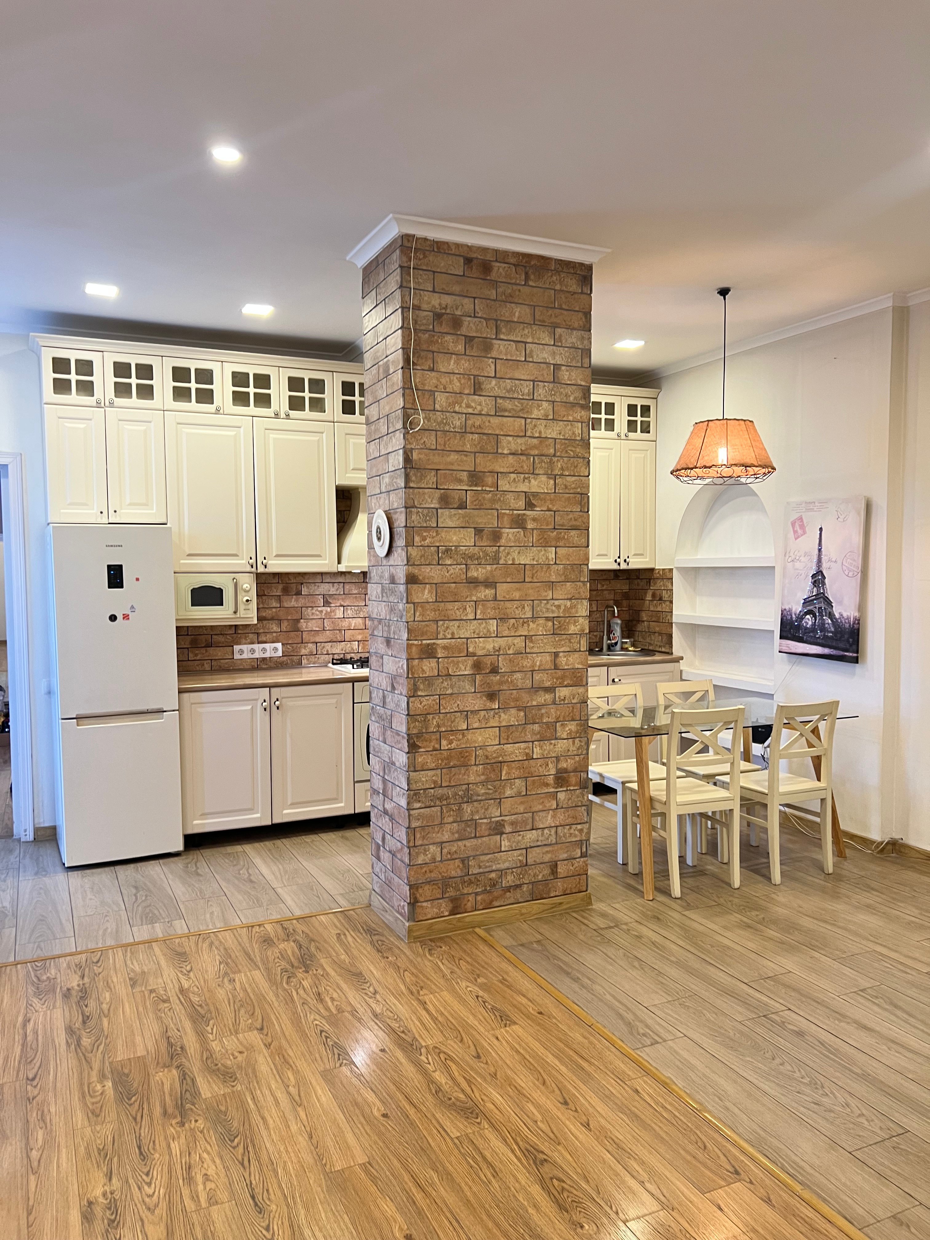 Appartement moderne de 2 chambres à louer à long terme à Tbilissi (vente directe du propriétaire)