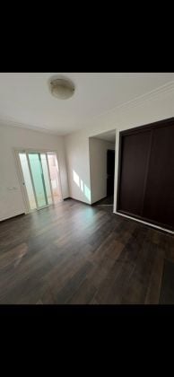 tudio a louer vide a maarif avec salon, chambre, cuisine, sdb et balcon. ...