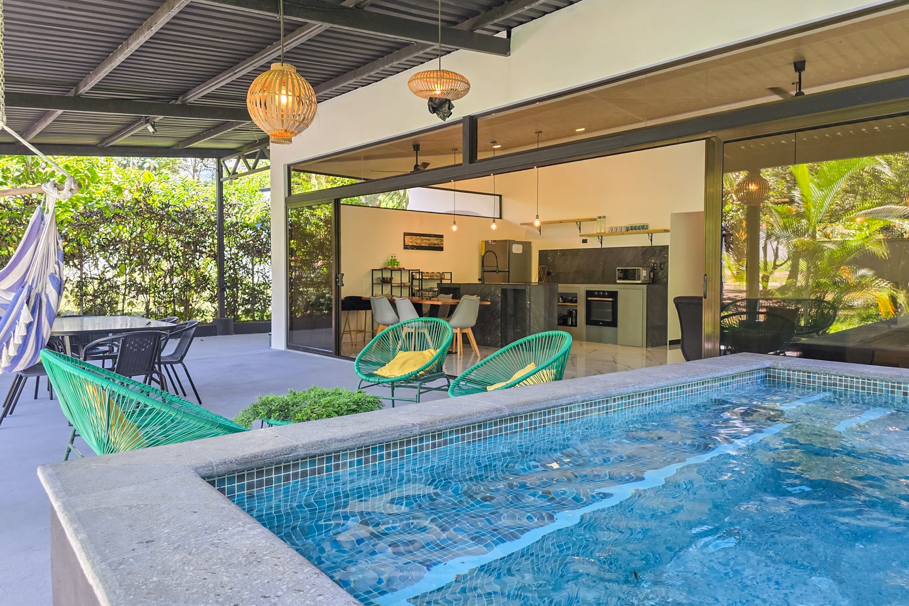 FOR SALE FURNISHED HOUSE WITH POOL IN EXCLUSIVE AREA OF UVITA