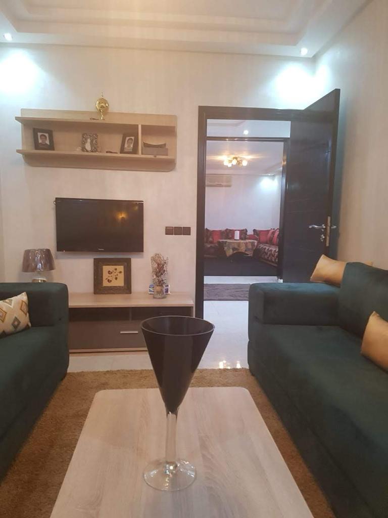 Grand appartement à louer meublé à maarif