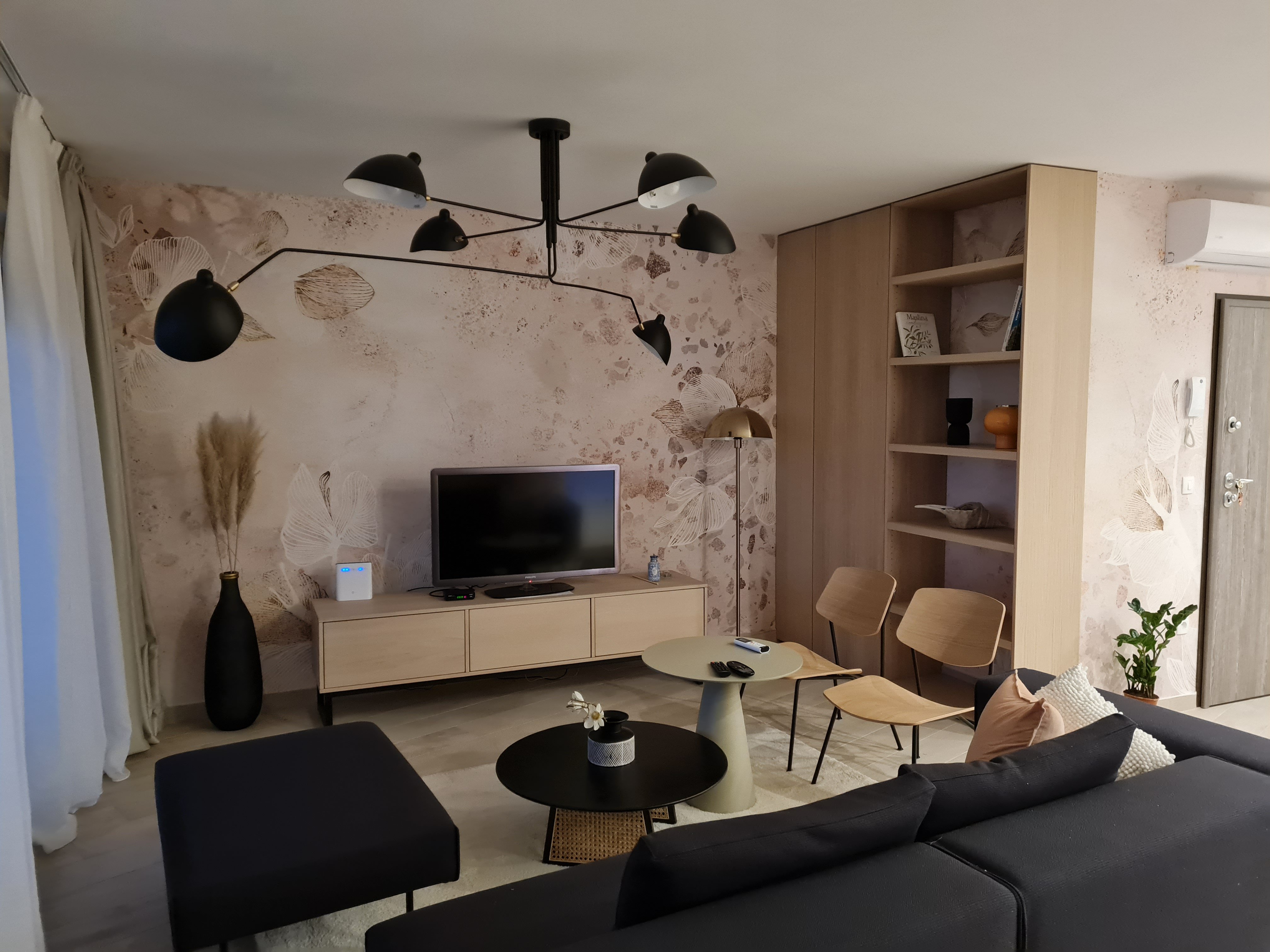 Novigrad: Designer 2BR Sea View Apt | Fiber Internet & Underfloor Heating