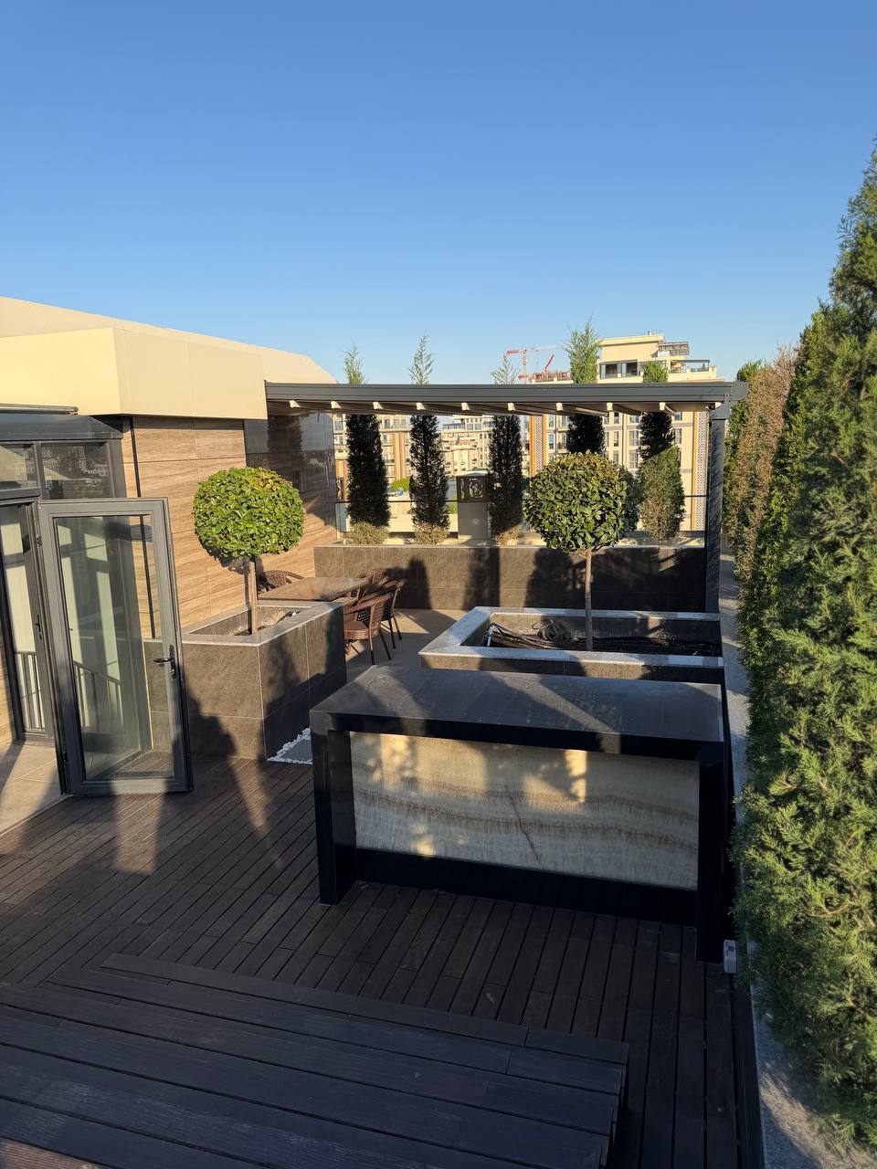 Penthouse of 230 sq.m. 3 bedrooms and 3 bathrooms at Mirabad Avenue residence