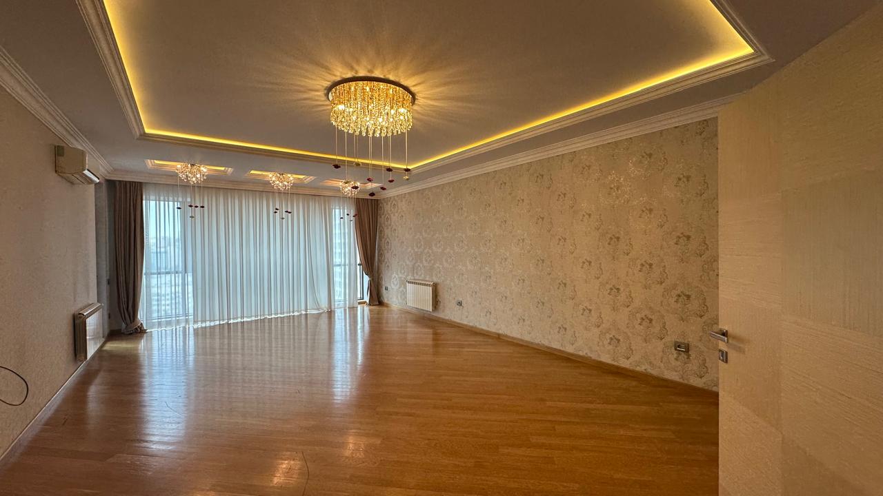 Sea view !!! 2 bedroom apartment for rent in a AZZURE Residence building.