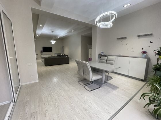 Comfortable 3 bedrooms and 3 bathrooms cottage of 218 sq.m. in central ...