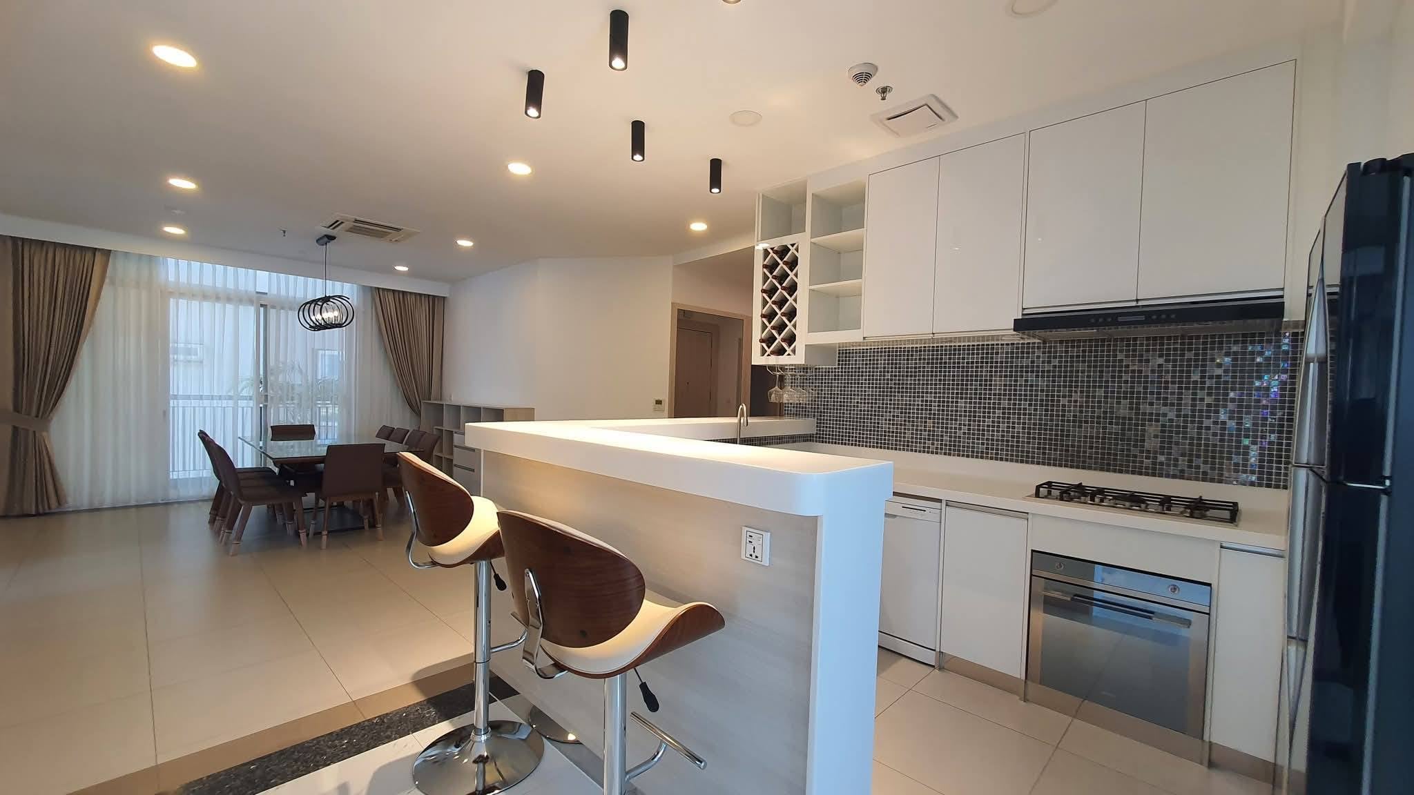 3 Bedrooms swimming pool Service apartment