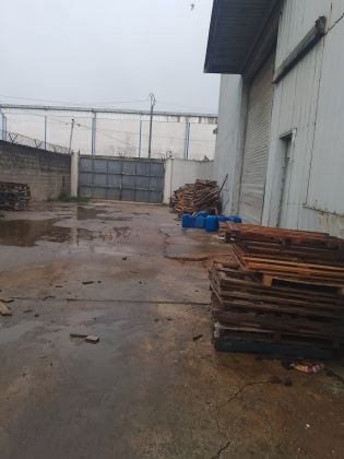 Location entrepot 4000 m2 à Yopougon- zone industrielle