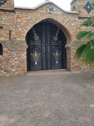 A VENDRE Riad, sur  4 hectares,,ensemble immobilier, 