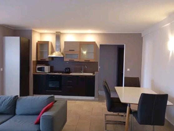 Loue une appartement meublé 