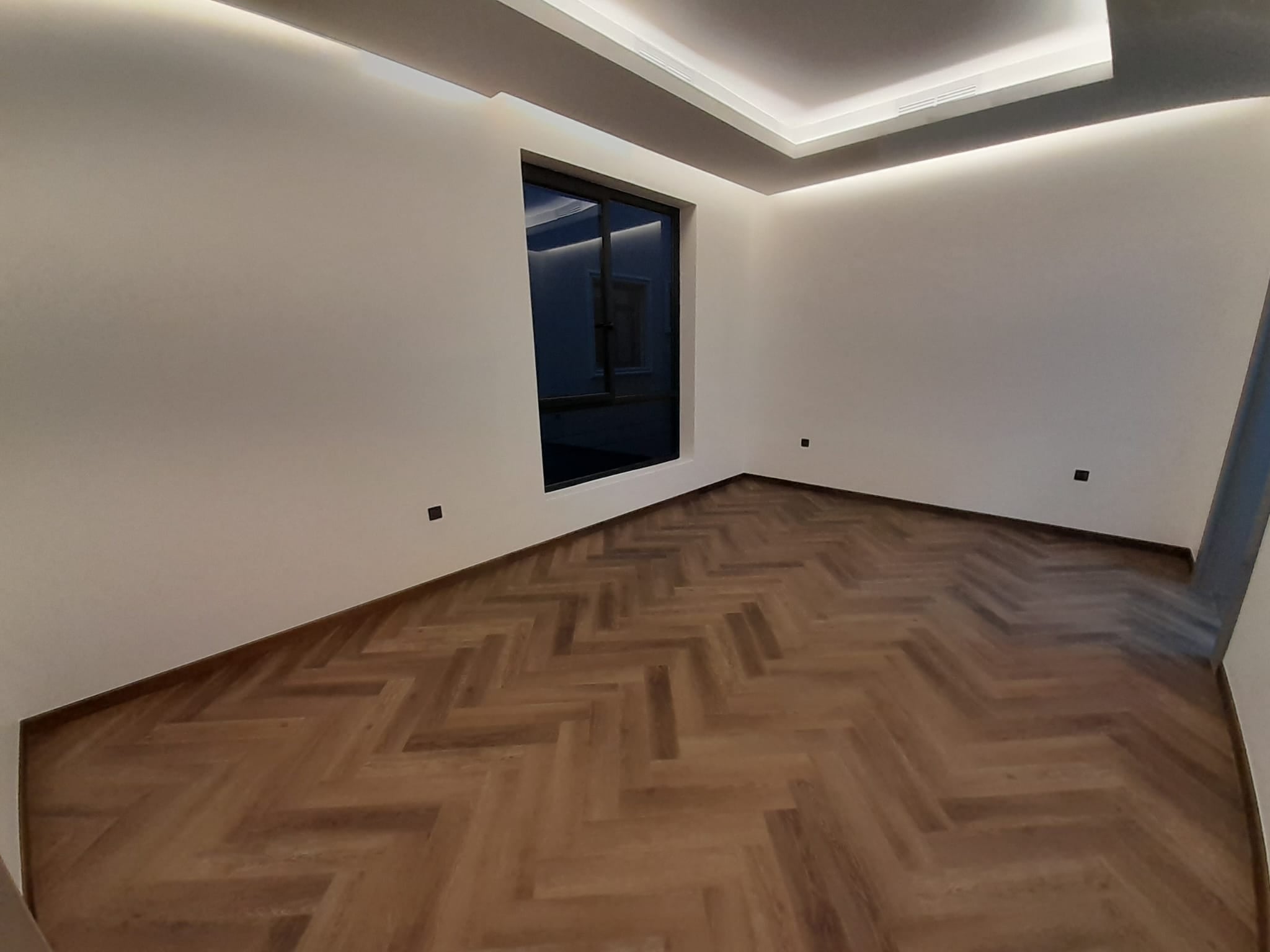Beautiful 3 Bedroom Apartment with Balcony for Rent in Finatees.