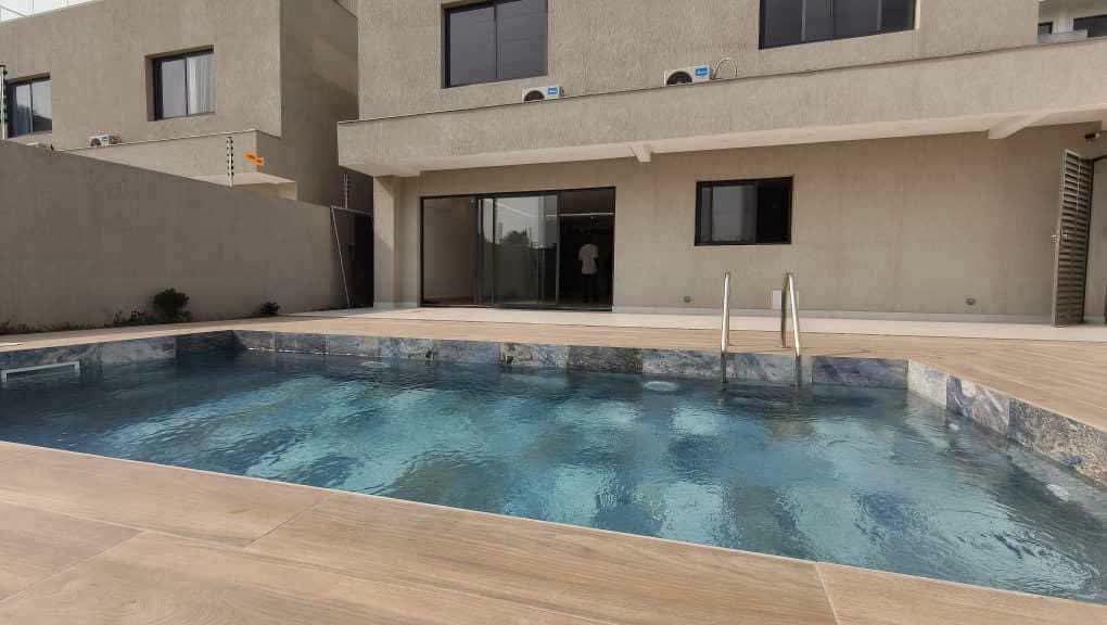 VENTE D'UNE Magnifique Villa Duplex Neuve de #07_Pièces Avec Piscine et Un Jardin a Cocody #Riviera_4_MBADON Non Loin de l'ambassade de Chine.